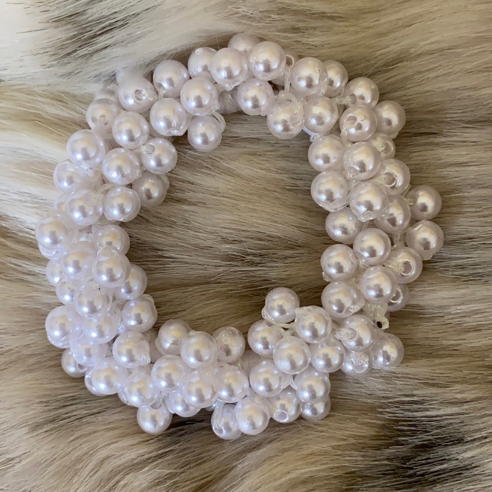 Pearl elastic hair tie